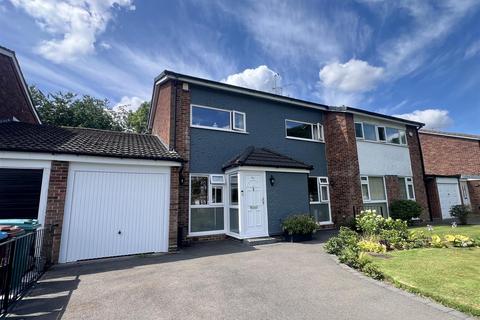 84 Ashstead Road, Sale, M33 3PX