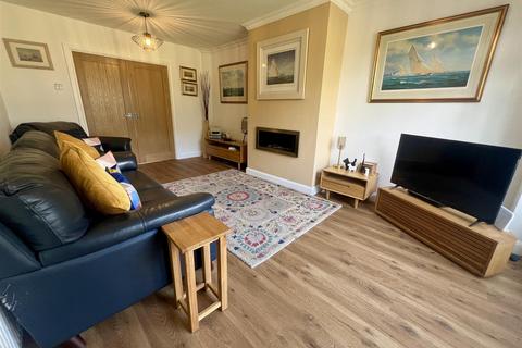 84 Ashstead Road, Sale, M33 3PX