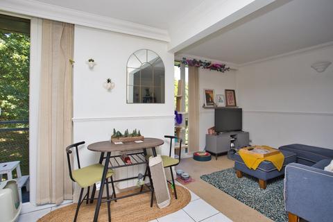 2 bedroom flat for sale, Sandwich Road, Dover, Nonington, CT15