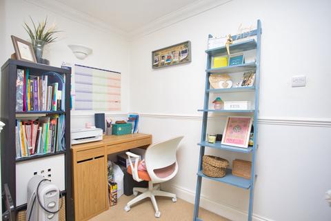 2 bedroom flat for sale, Sandwich Road, Dover, Nonington, CT15