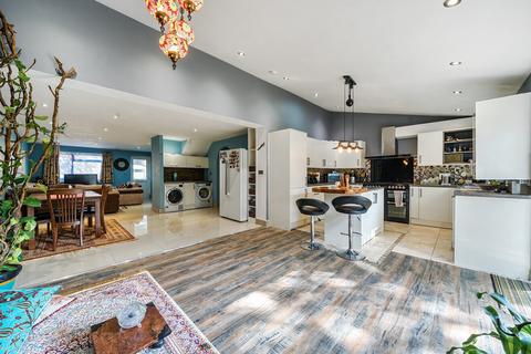 15 Middlesex Road, Mitcham, CR4 1QP