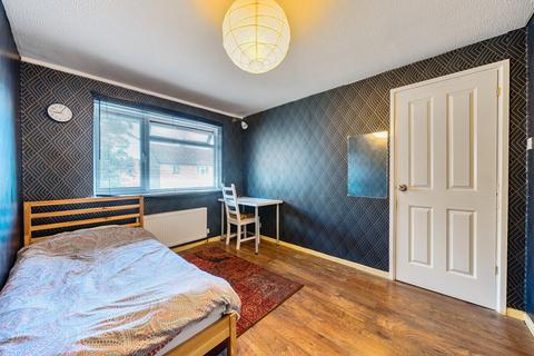 15 Middlesex Road, Mitcham, CR4 1QP