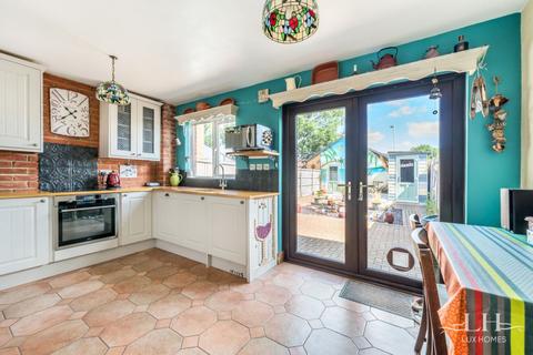 3 bedroom semi-detached house for sale, Sarre Avenue, Hornchurch