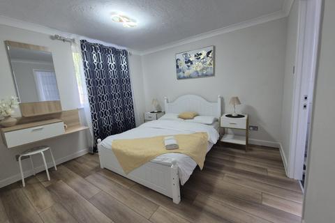 1 bedroom flat for sale, Weydon Lane, Farnham, Surrey, GU9