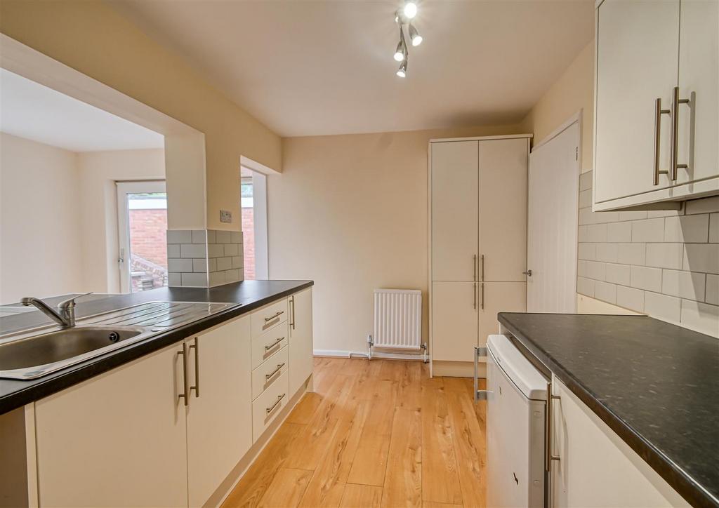 7 Stretton Close-04.jpg