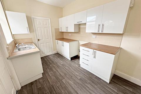 3 bedroom terraced house for sale, Glebe Road, Cleethorpes, N.E. Lincs, DN35 8DA