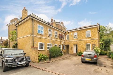 20 Waldo Close, London, SW4 9EY