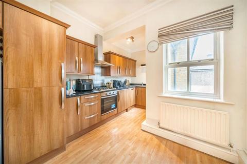 20 Waldo Close, London, SW4 9EY