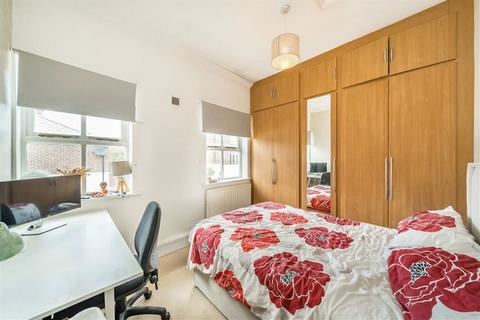 20 Waldo Close, London, SW4 9EY