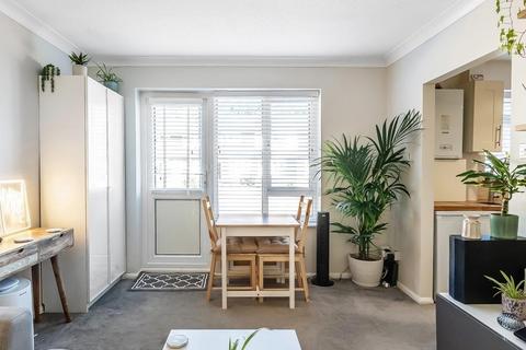 46 Chester Close, Dorking, RH4 1PP