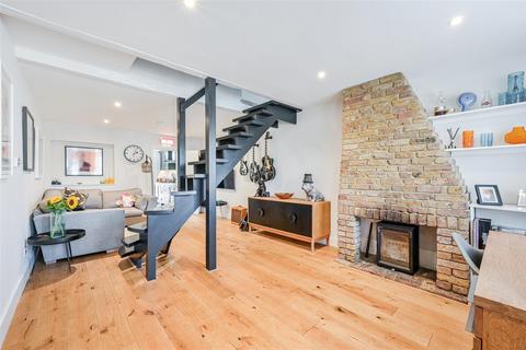 32 Middle Lane, Epsom, KT17 1DP