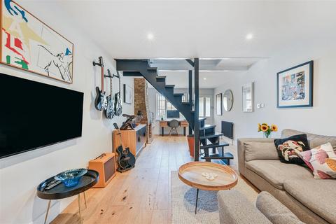 32 Middle Lane, Epsom, KT17 1DP