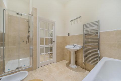 2 bedroom flat for sale, Dormy House, Portnall Drive, Virginia Water, Surrey, GU25