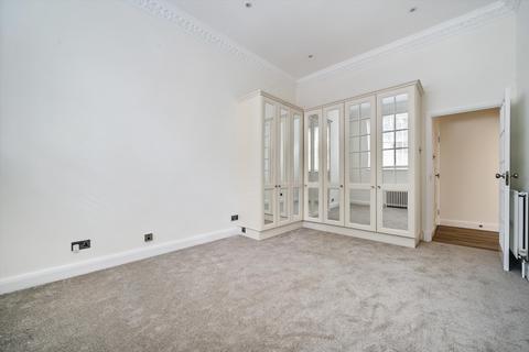 2 bedroom flat for sale, Dormy House, Portnall Drive, Virginia Water, Surrey, GU25