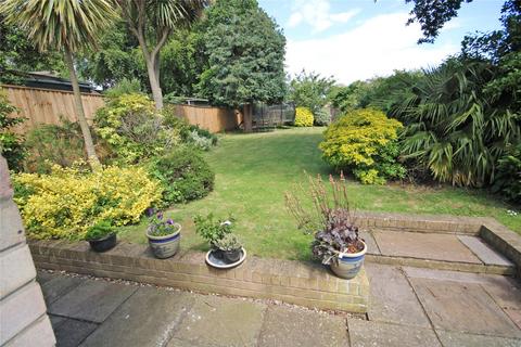 8 Beacon Close, Everton, Lymington, SO41 0LQ