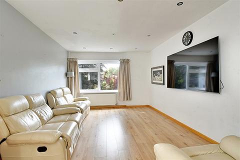 undefined, Queens Court, Hertford SG13