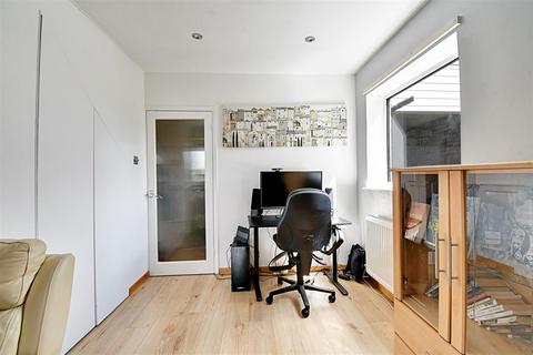 undefined, Queens Court, Hertford SG13