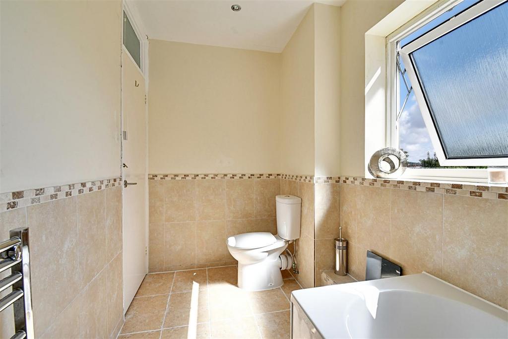 Bathroom 2.jpg