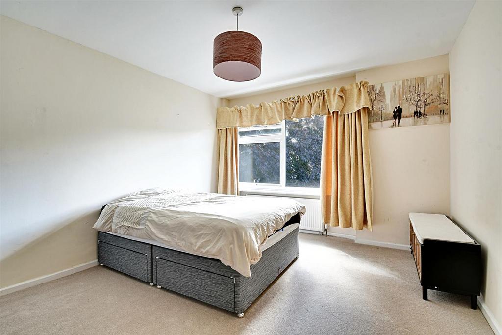 Bedroom 1 1.jpg