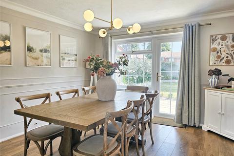 2 Cavalier Close, Midhurst, GU29 9QW