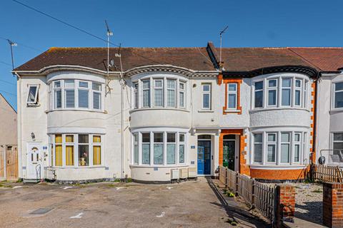 1 bedroom maisonette to rent, Bournemouth Park Road, Southend-on-sea, SS2