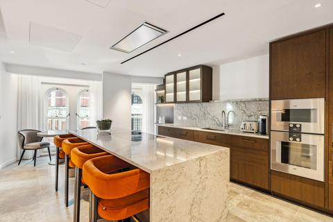 4 bedroom flat to rent, Basil Street, London, SW3