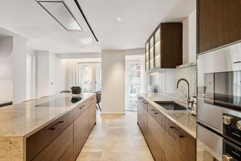 4 bedroom flat to rent, Basil Street, London, SW3
