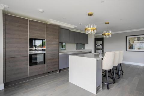 2 bedroom flat for sale, Station Parade, Virginia Water, Surrey, GU25