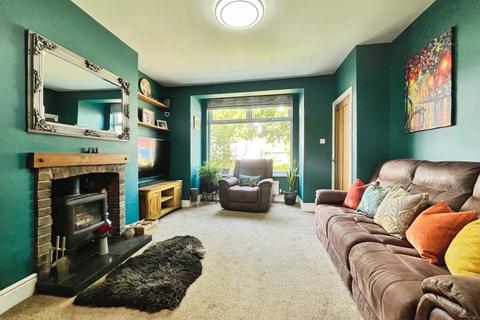 3 bedroom terraced house for sale, Weghill Road, Preston, Hull, , HU12 8UW