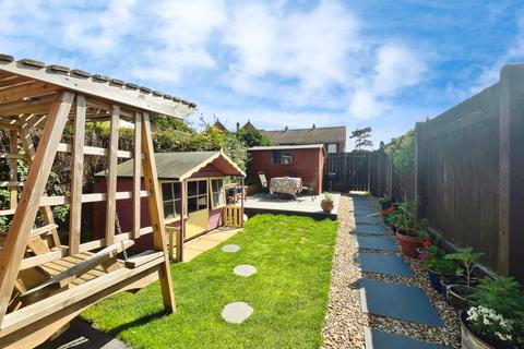3 bedroom terraced house for sale, Weghill Road, Preston, Hull, , HU12 8UW