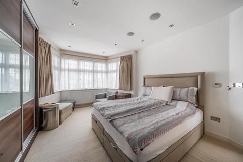 26 Winchfield Close, Harrow, HA3 0DT