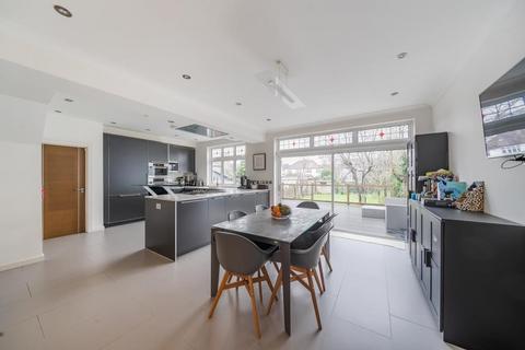 26 Winchfield Close, Harrow, HA3 0DT