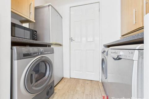 13 Dawson Drive, Rainham, RM13 7ED