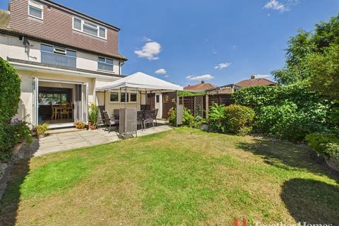 13 Dawson Drive, Rainham, RM13 7ED