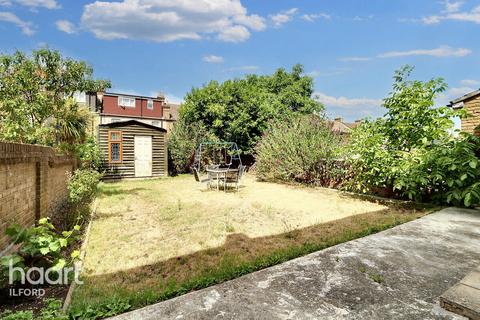 4 bedroom terraced house for sale, Wellwood Road, Ilford