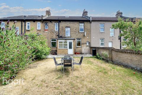 4 bedroom terraced house for sale, Wellwood Road, Ilford