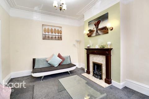 77 Wellwood Road, Ilford, IG3 8TT
