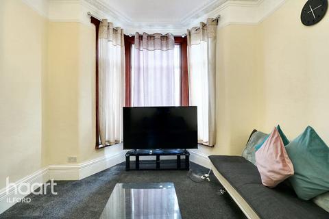 77 Wellwood Road, Ilford, IG3 8TT