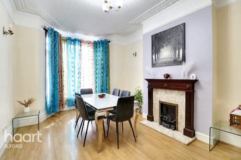 77 Wellwood Road, Ilford, IG3 8TT