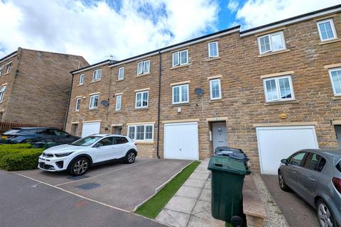 4 bedroom townhouse for sale, Myers Close, Idle, Bradford