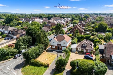undefined, Pondtail Road, Horsham, RH12