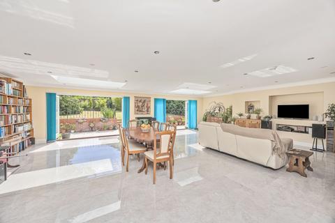 undefined, Pondtail Road, Horsham, RH12