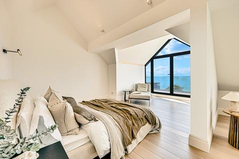 2 bedroom apartment to rent, The Ridgeway, Westcliff-on-sea, SS0
