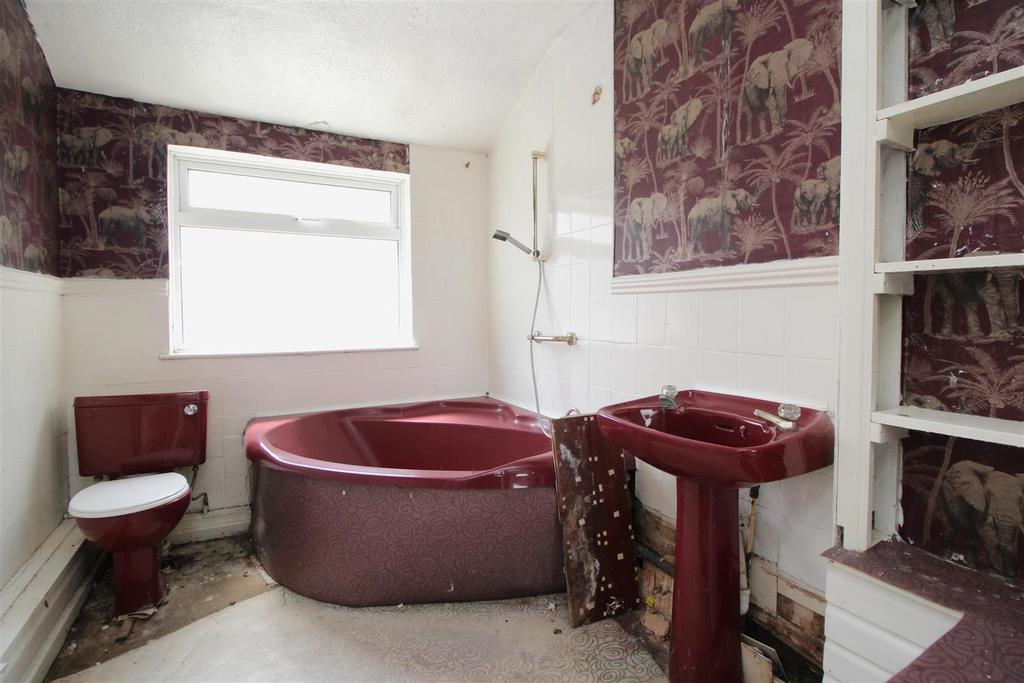 Bathroom.JPG