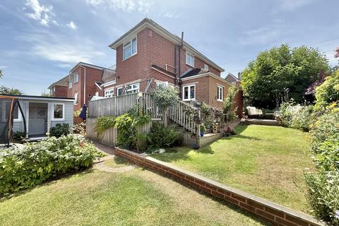 82 Cowick Hill, Exeter, EX2 9NJ
