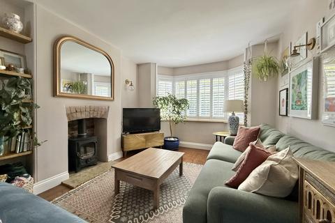 82 Cowick Hill, Exeter, EX2 9NJ