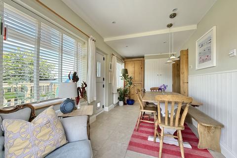 82 Cowick Hill, Exeter, EX2 9NJ