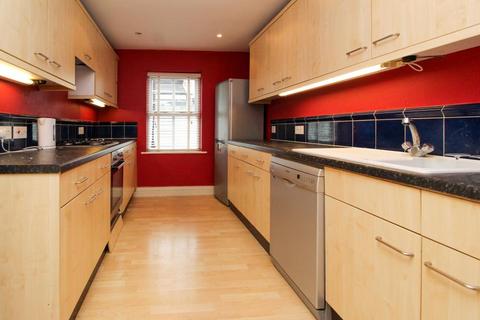 4 bedroom maisonette to rent, Colchester , CO1 1EJ