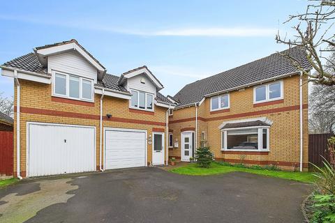 5 bedroom detached house for sale, Hastings Crescent, Old St. Mellons, Cardiff. CF3