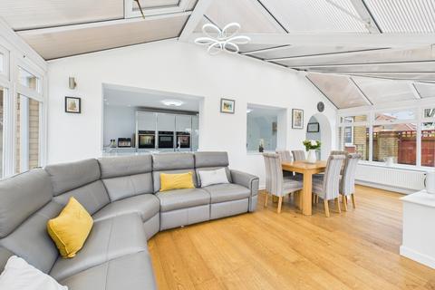 5 bedroom detached house for sale, Hastings Crescent, Old St. Mellons, Cardiff. CF3